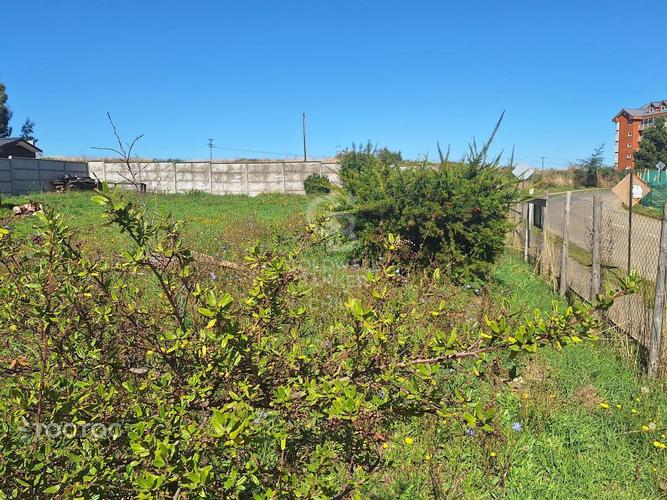 Sitio esquina en sector residencial exclusivo