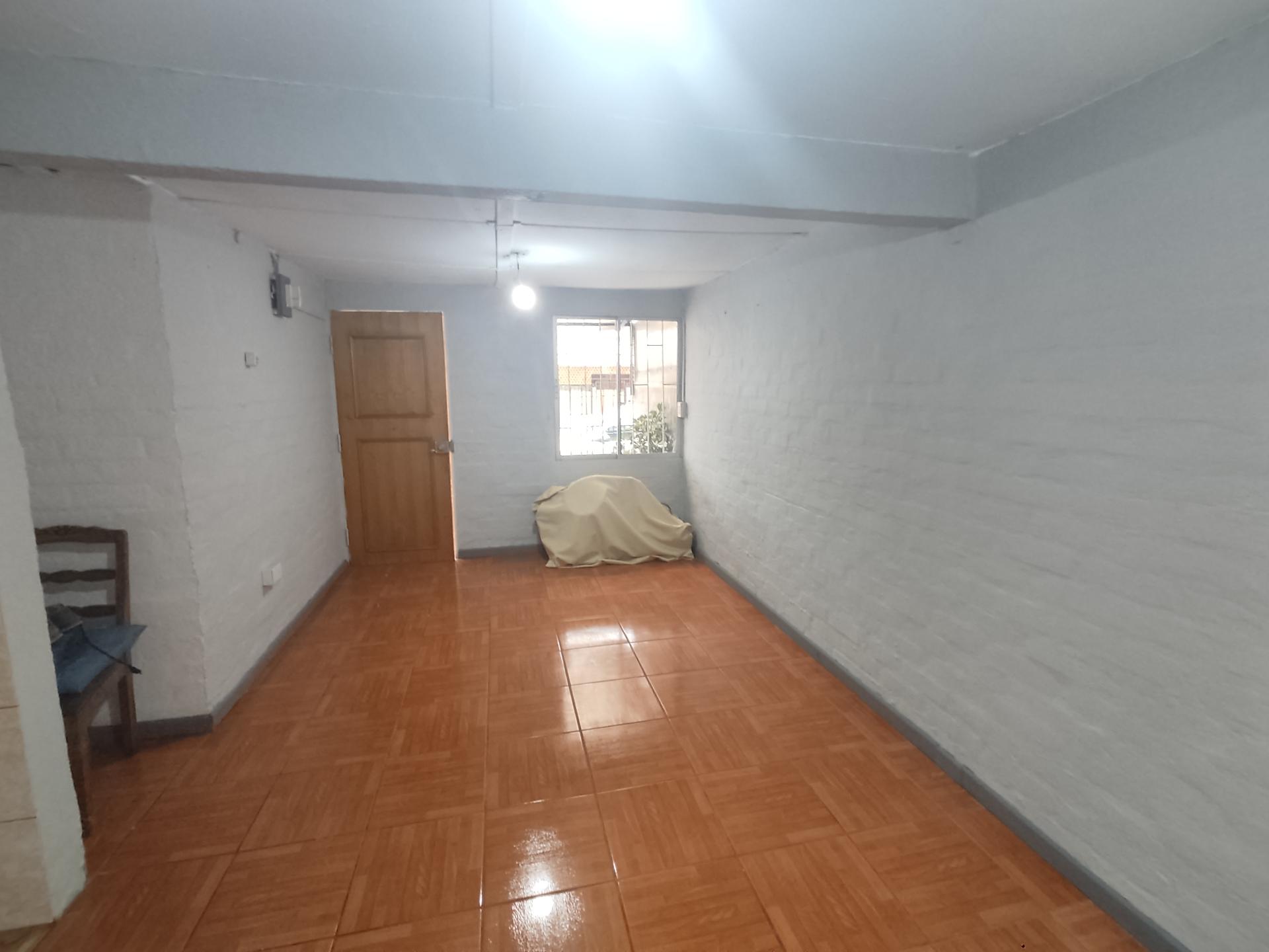 Venta Usado Casa 4D 1B E - &Ntilde;u&ntilde;oa