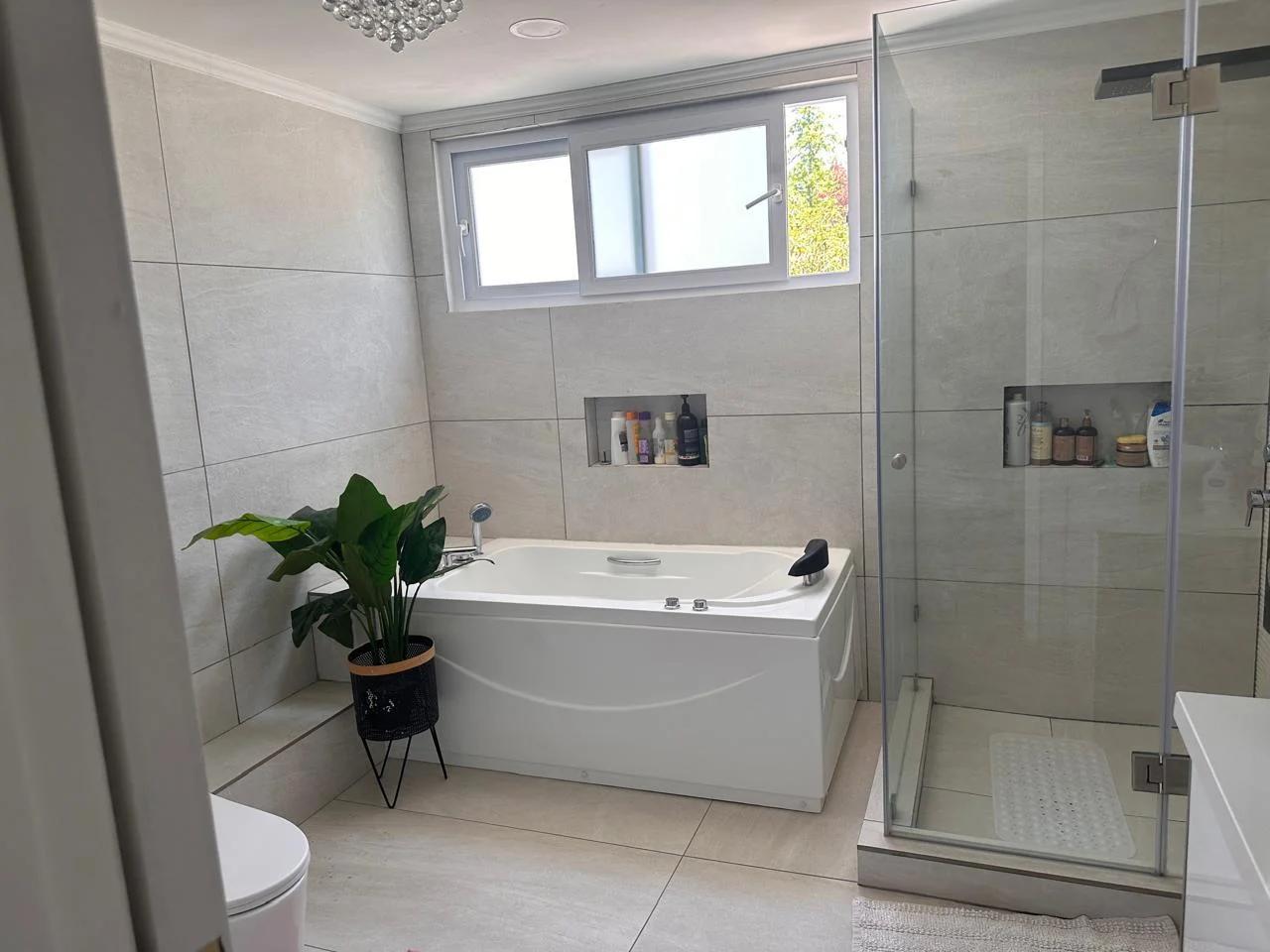 Arriendo Casa 4D 6B E - Las Condes