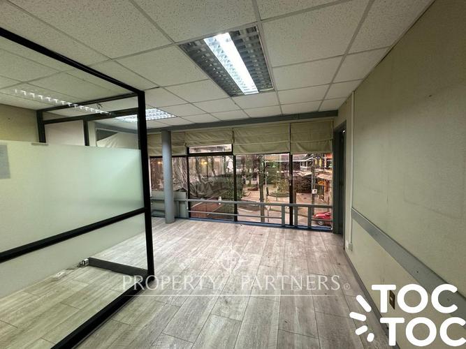 Se arriendan amplias oficinas en el centro de Vald