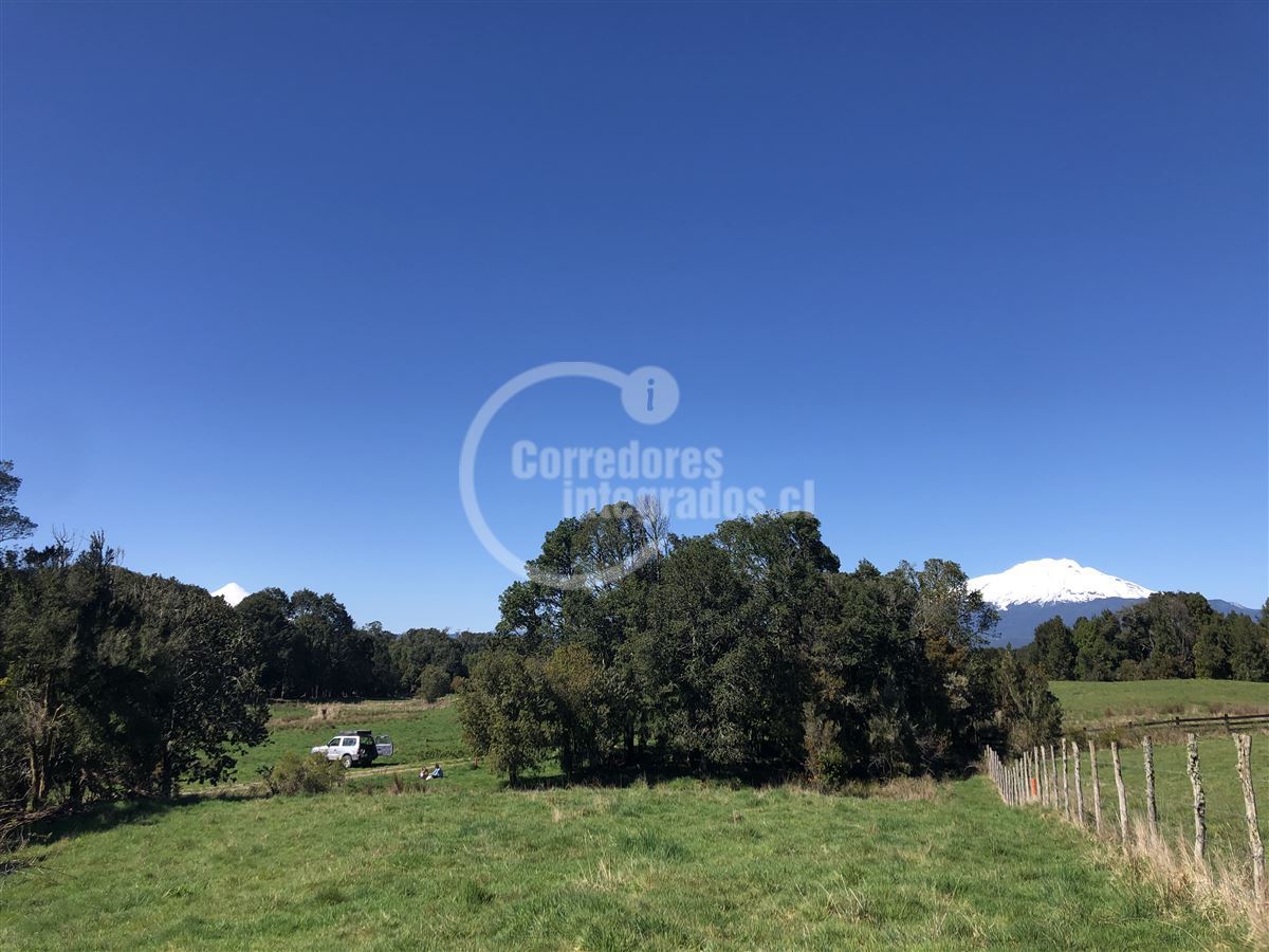Vta Parcela PVaras, vista volcán, campo. Arboles, luz, ag FO