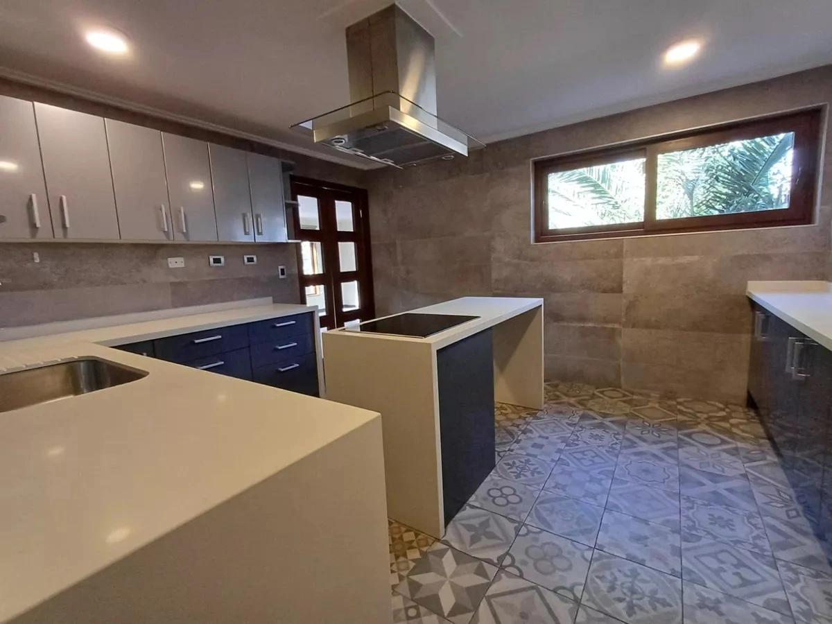 Arriendo Casa 4D 4B E - La Reina