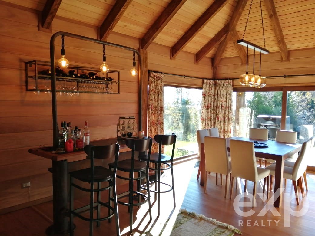 Vendo Parcela 5.300 m² en Pucón con casa de 3 dormitorios