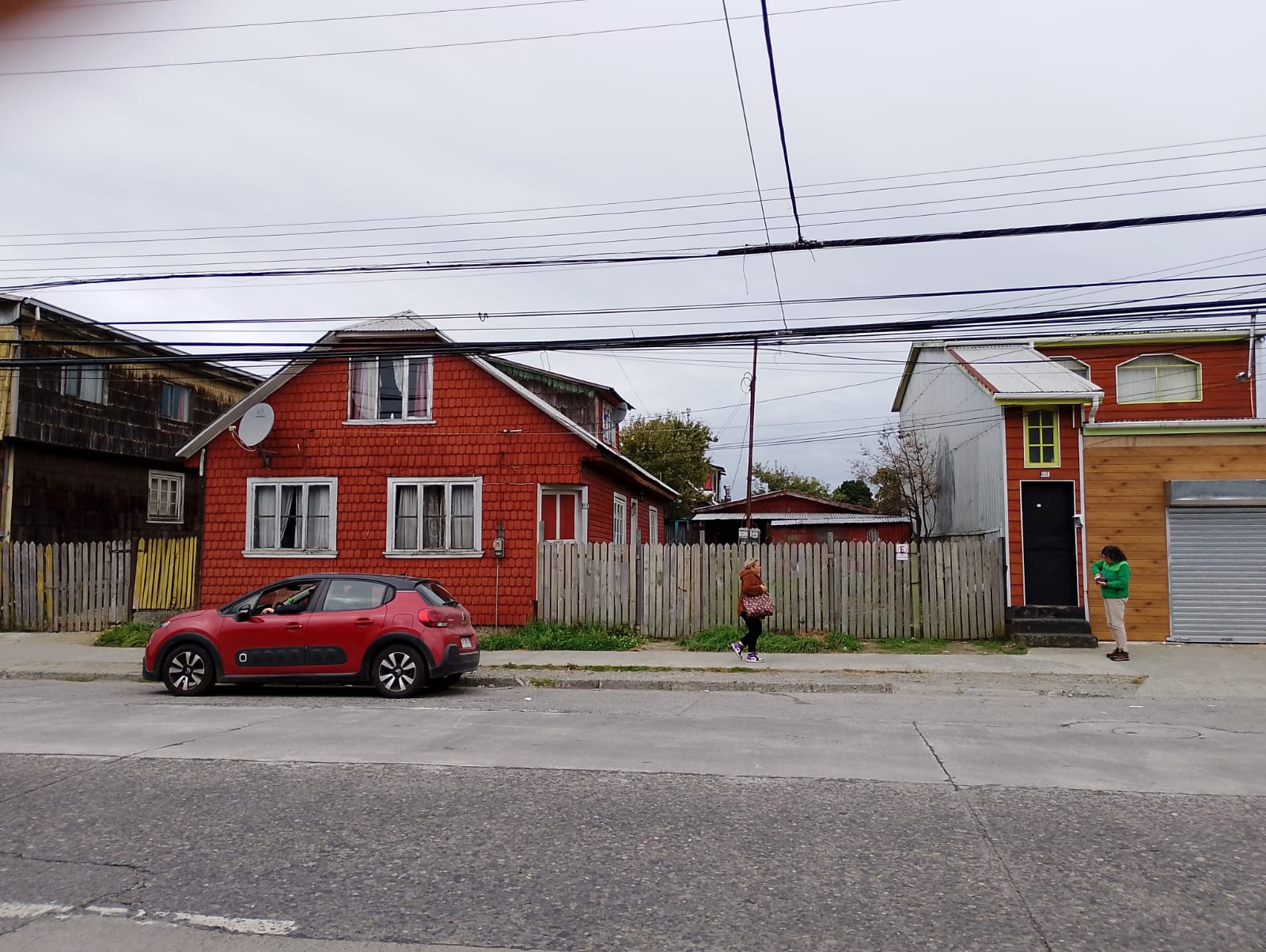 TERRENO Y CASA   OPORTUNIDAD DE NEGOCIO