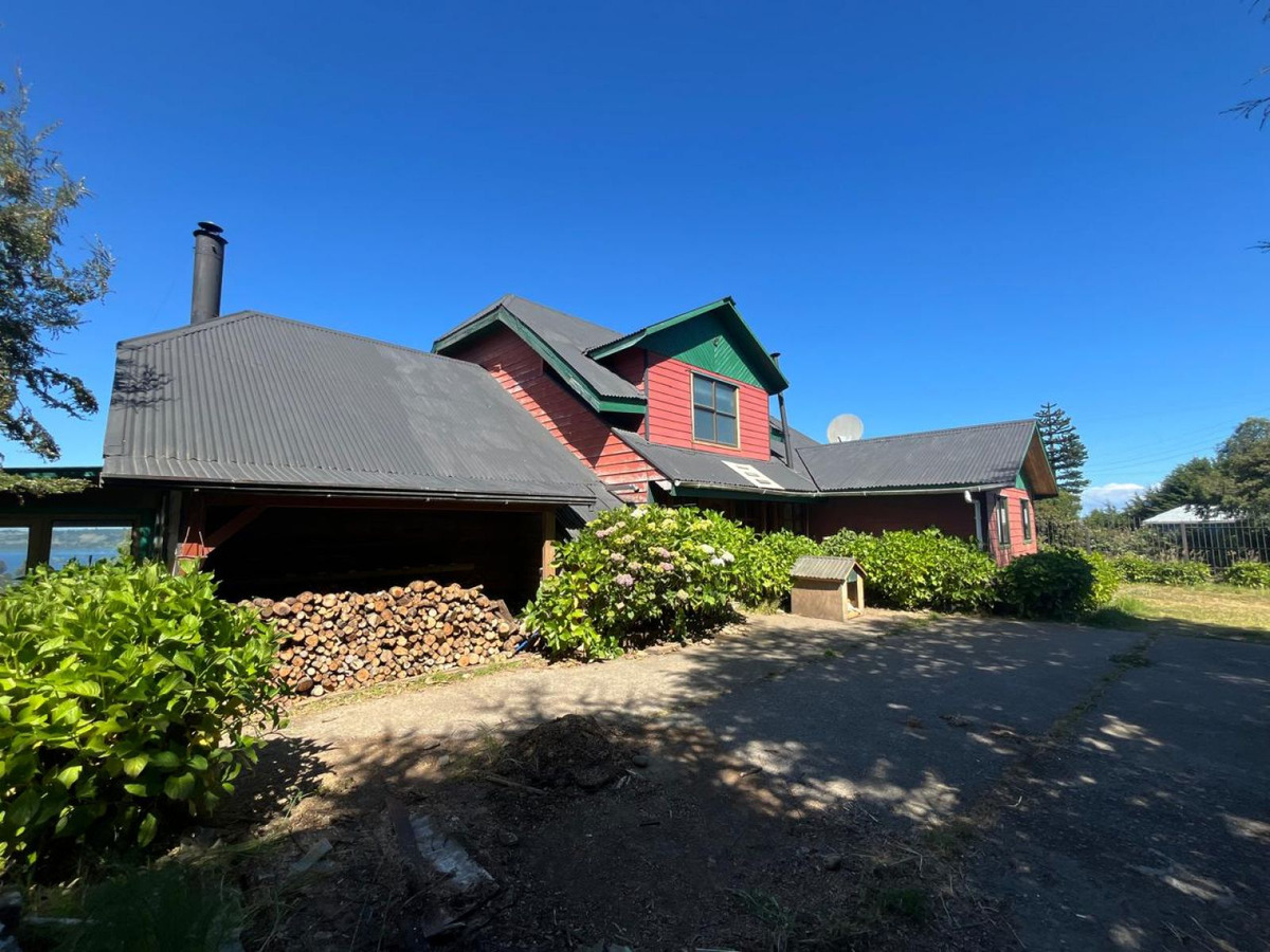 Hermosa Casa En Llicaldad A 15 Minutos Del Centro De Castro