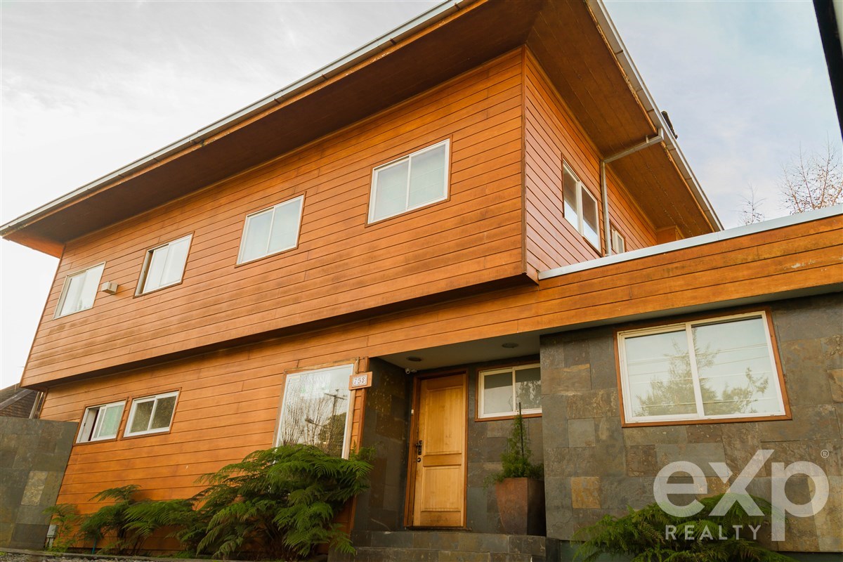 Vendo Oportunidad Casa-Oficina, gran terreno Centro Osorno