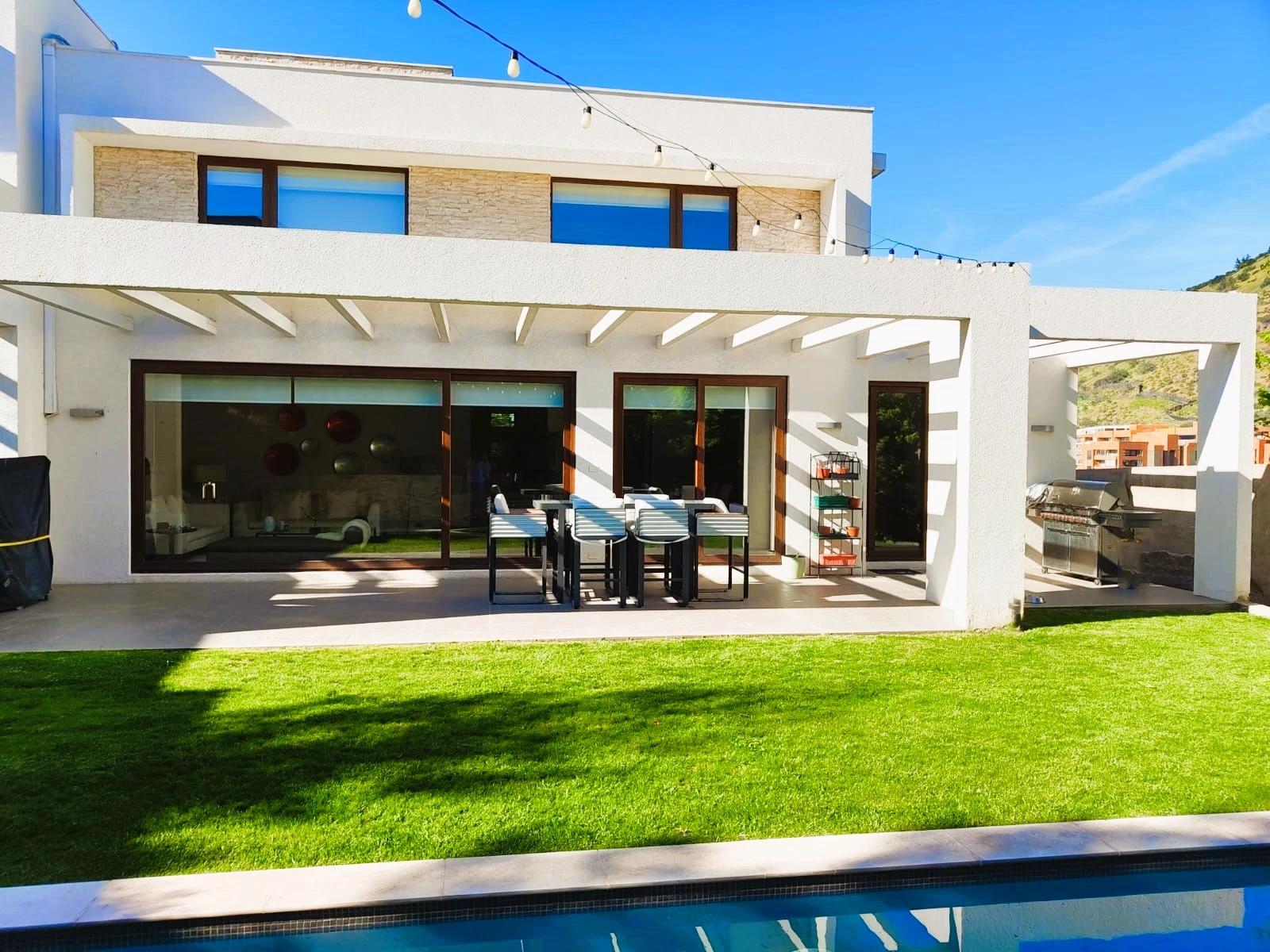 Venta Casa 4D 4B E - Lo Barnechea