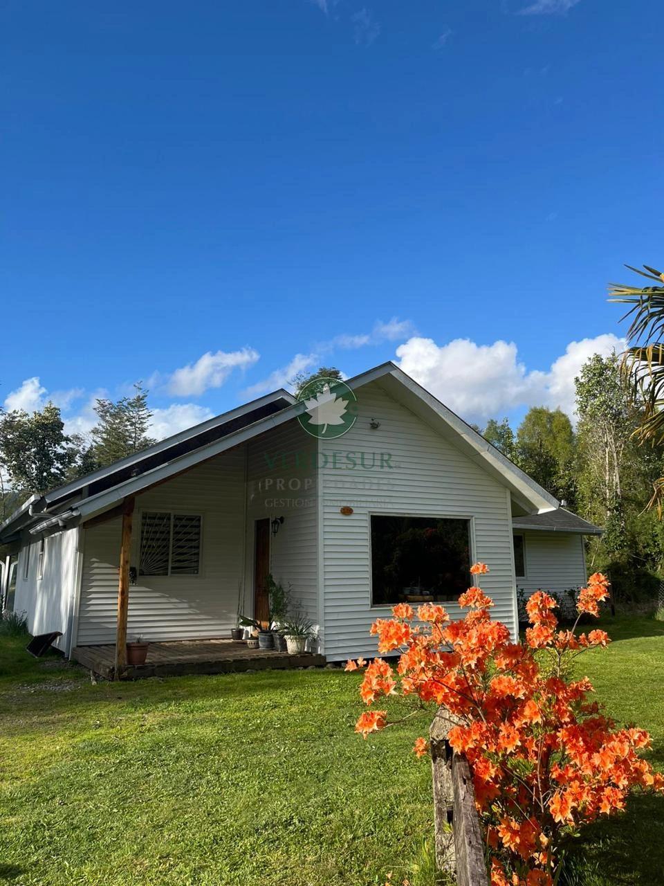 Venta de agroparcela con casa ubicada en Riñihue