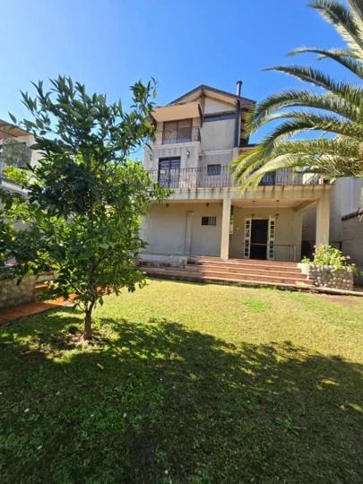 Venta Usado Casa 8D 4B E - &Ntilde;u&ntilde;oa