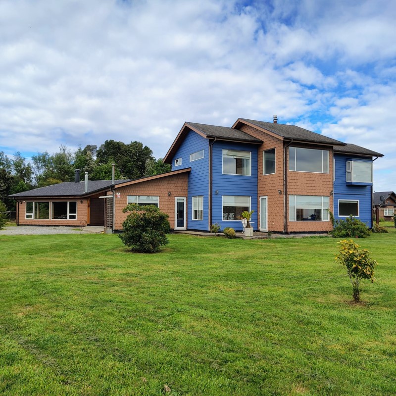 VETNA DE CASA EN PARCELA 4 DORMITORIOS 4 BAÑOS