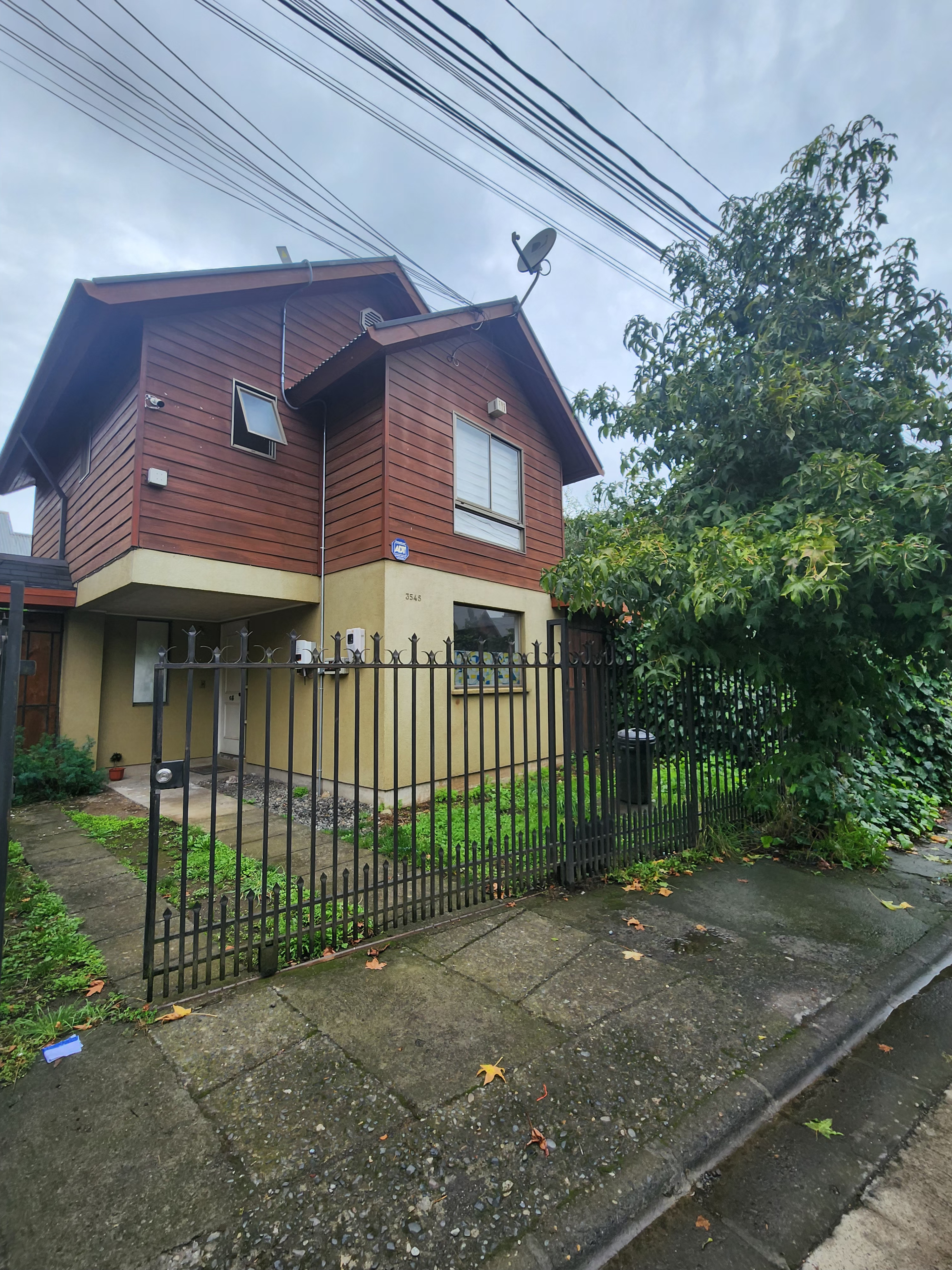 AMPLIA CASA EN ARRIENDO SECTOR VALLE DE ASTURIAS,