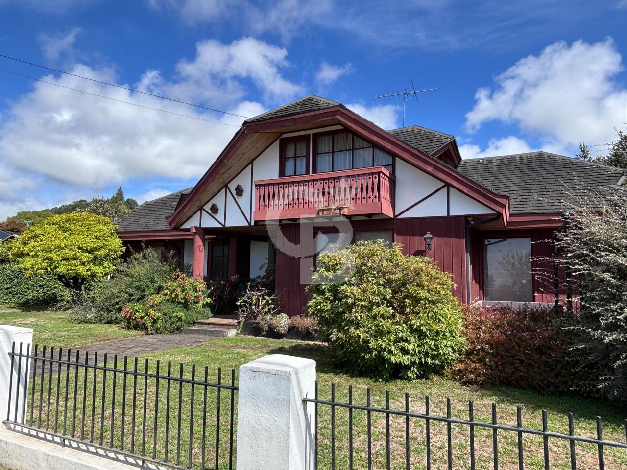 En venta preciosa casa en primera línea de Frutillar